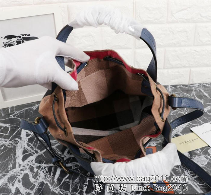 BURBERRY巴寶莉 原單 爆款 實用耐久 Canvas 格紋水桶包 搭配可拆式拉鏈零錢袋 803231  Bhq1058